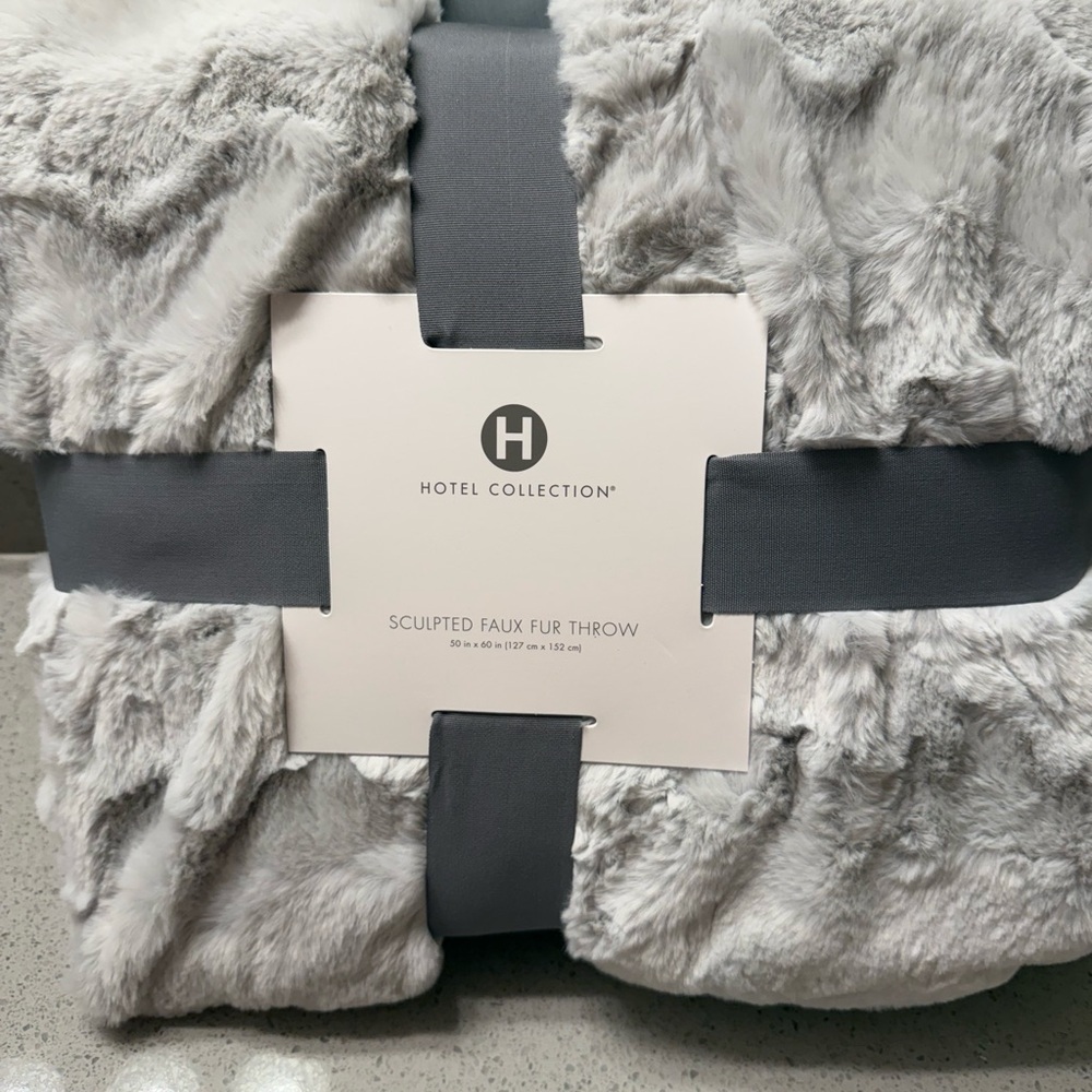 Hotel Collection Sculpted Faux Fur Throw - Gray